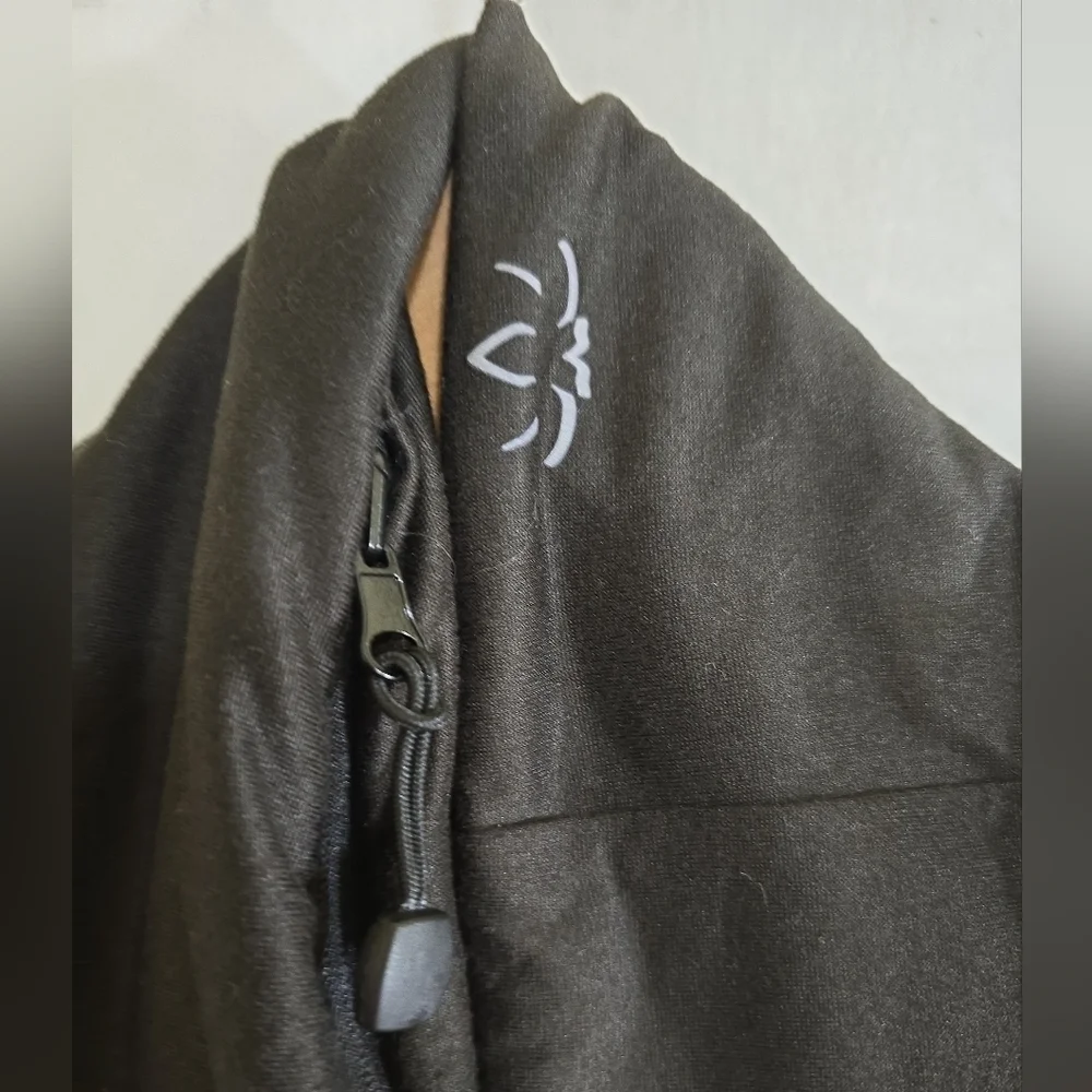 Beyond Yoga Infinity Hidden Pocket Scarf In Black Lightweight Layering Staple
